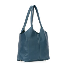 Naložite sliko v pregledovalnik galerije, Torbica v temno modri barvi