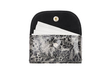 Load image into Gallery viewer, Paper handkerchief purse

